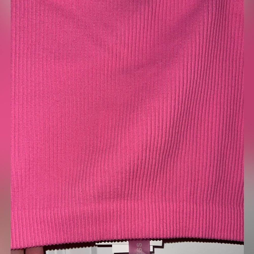 Pink top - Picture 7 of 8